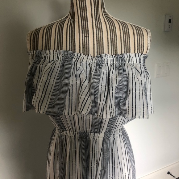 Modest Express maxi length white dress - Picture 2 of 3